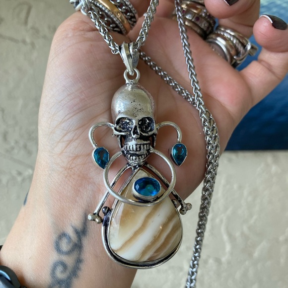 yellow white stripped agate & blue aquamarine stones skull boho goth necklace . - Picture 9 of 12
